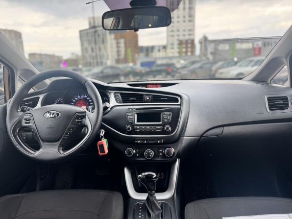 Kia Ceed II Рестайлинг с пробегом 2017 года, цена 1 349 000 рублей, 122300 км, универсал, Автокод Объявления