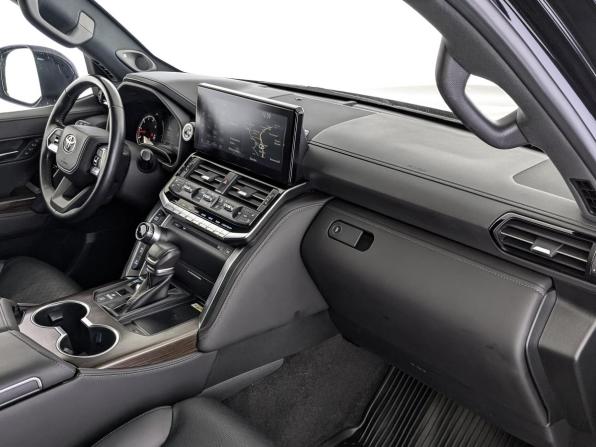 Toyota Land Cruiser 300 Series с пробегом 2022 года, цена 9 990 000 рублей, 57894 км, внедорожник, Автокод Объявления
