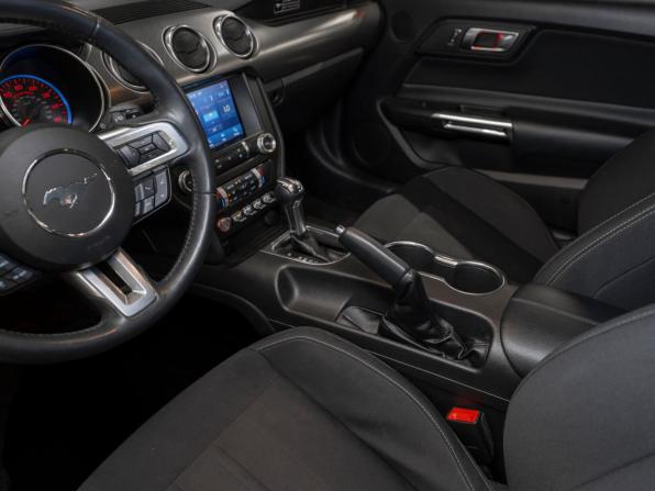 Ford Mustang VI Рестайлинг с пробегом 2020 года, цена 4 350 000 рублей, 32515 км, купе, Автокод Объявления