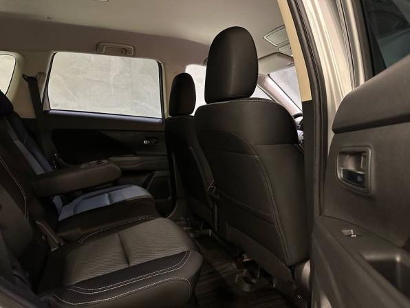 Mitsubishi Outlander III Рестайлинг 3 с пробегом 2021 года, цена 2 570 000 рублей, 42723 км, внедорожник, Автокод Объявления