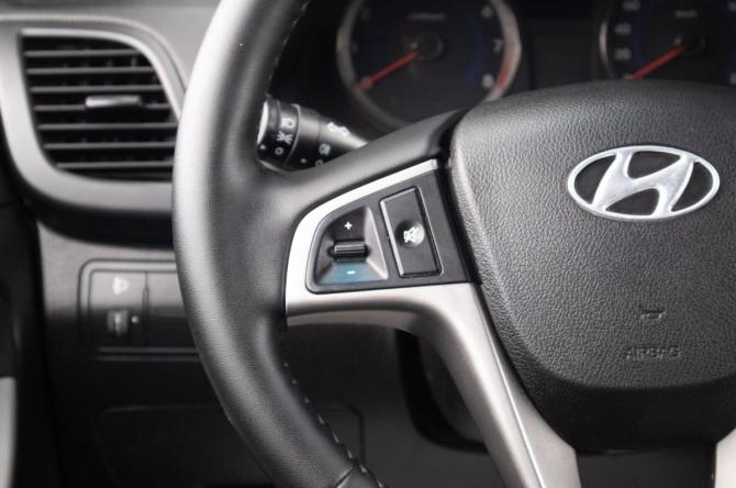 Hyundai Solaris I Рестайлинг с пробегом 2015 года, цена 799 000 рублей, 125000 км, седан, Автокод Объявления