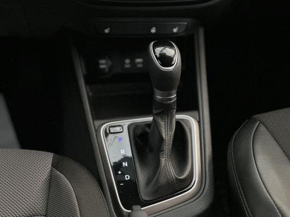 Hyundai Solaris II с пробегом 2018 года, цена 1 400 000 рублей, 54500 км, седан, Автокод Объявления