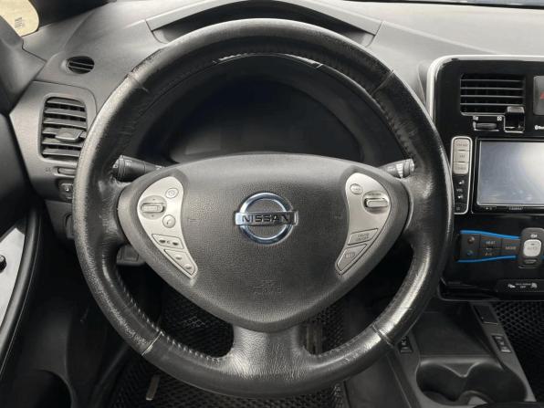 Nissan Leaf I (ZE0/AZE0) с пробегом 2013 года, цена 995 000 рублей, 133236 км, хэтчбек, Автокод Объявления