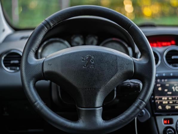 Peugeot 308 I с пробегом 2009 года, цена 450 000 рублей, 150107 км, хэтчбек, Автокод Объявления