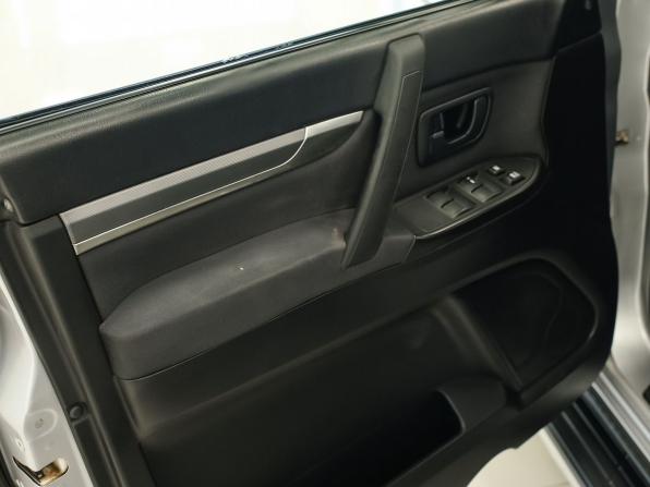 Mitsubishi Pajero IV Рестайлинг 1 с пробегом 2011 года, цена 1 766 000 рублей, 193897 км, внедорожник, Автокод Объявления