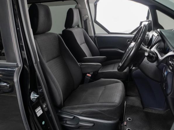 Toyota Voxy III (R80) с пробегом 2015 года, цена 1 749 000 рублей, 183459 км, минивэн, Автокод Объявления