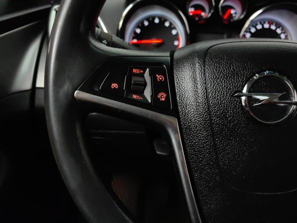 Opel Mokka I с пробегом 2014 года, цена 838 000 рублей, 174000 км, внедорожник, Автокод Объявления