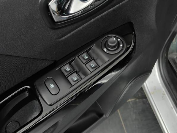 Renault Kaptur I с пробегом 2017 года, цена 1 176 000 рублей, 140188 км, внедорожник, Автокод Объявления