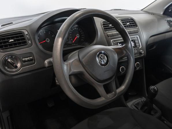 Volkswagen Polo V Рестайлинг с пробегом 2019 года, цена 851 854 рубля, 195040 км, седан, Автокод Объявления