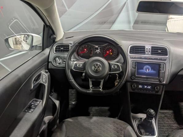 Volkswagen Polo V Рестайлинг с пробегом 2018 года, цена 1 200 000 рублей, 131089 км, седан, Автокод Объявления