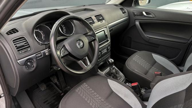 Skoda Yeti I Рестайлинг с пробегом 2017 года, цена 1 395 000 рублей, 1724602 км, внедорожник, Автокод Объявления