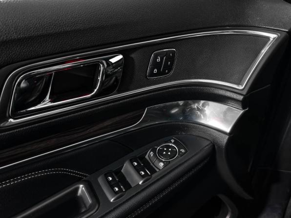 Ford Explorer V Рестайлинг с пробегом 2017 года, цена 2 490 000 рублей, 142892 км, внедорожник, Автокод Объявления