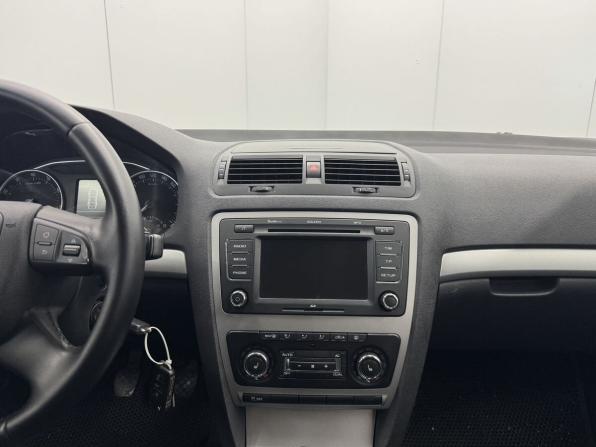 Skoda Octavia II (A5) Рестайлинг с пробегом 2011 года, цена 880 000 рублей, 156512 км, лифтбек, Автокод Объявления