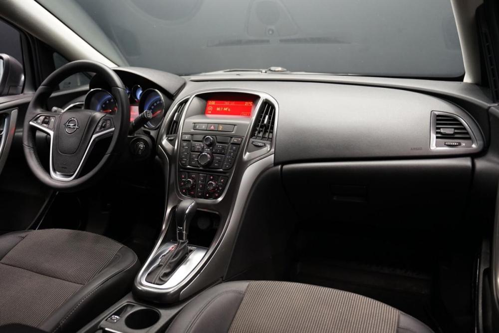 Opel Astra J Крым  - изображение 23