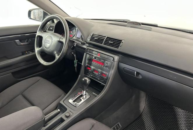 Audi A4 III (B7) с пробегом 2004 года, цена 400 000 рублей, 246432 км, седан, Автокод Объявления