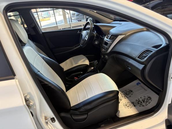 Hyundai Solaris I Рестайлинг с пробегом 2014 года, цена 962 000 рублей, 110101 км, седан, Автокод Объявления