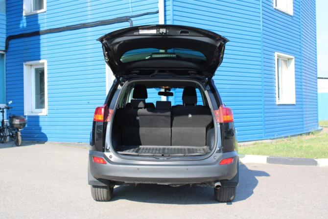 Toyota RAV4 IV (XA40) с пробегом 2015 года, цена 1 840 000 рублей, 105883 км, внедорожник, Автокод Объявления