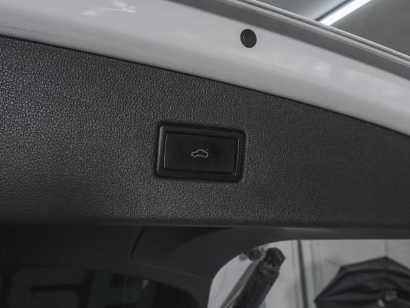 Volkswagen Tiguan II с пробегом 2019 года, цена 2 400 000 рублей, 105699 км, внедорожник, Автокод Объявления