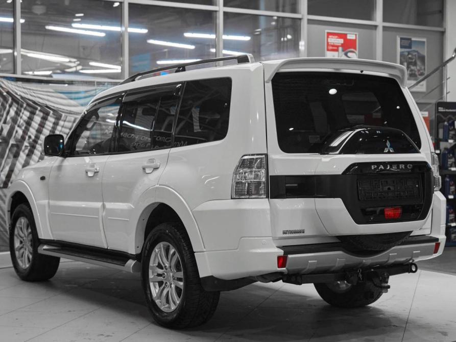 Mitsubishi Pajero IV Рестайлинг 2 Москва  - изображение 4