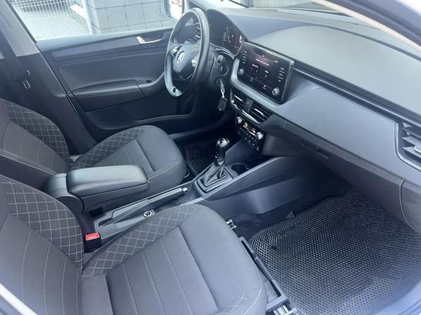 Skoda Rapid II с пробегом 2022 года, цена 1 823 000 рублей, 43600 км, лифтбек, Автокод Объявления