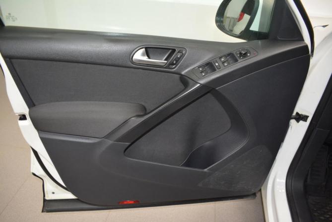 Volkswagen Tiguan I Рестайлинг с пробегом 2012 года, цена 989 000 рублей, 244000 км, внедорожник, Автокод Объявления