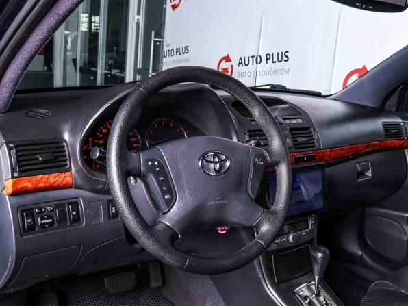 Toyota Avensis II с пробегом 2004 года, цена 650 000 рублей, 328750 км, седан, Автокод Объявления