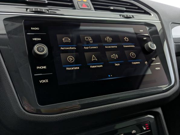 Volkswagen Tiguan II Рестайлинг с пробегом 2021 года, цена 3 635 000 рублей, 61133 км, внедорожник, Автокод Объявления