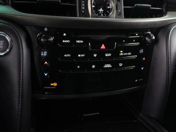 Lexus LX III Рестайлинг 2 с пробегом 2015 года, цена 4 499 000 рублей, 346660 км, внедорожник, Автокод Объявления