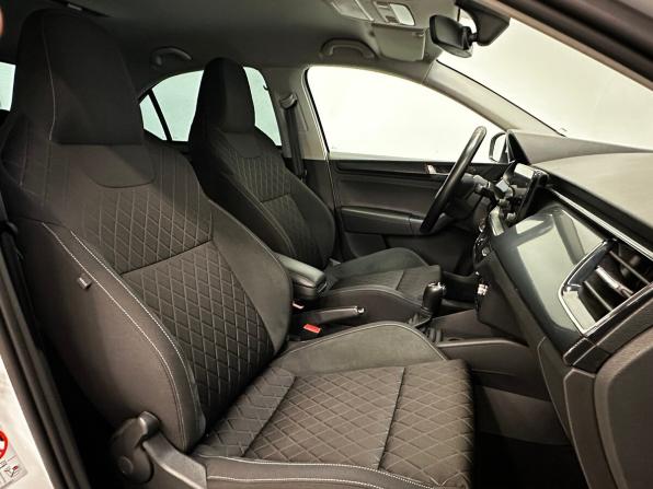 Skoda Rapid II с пробегом 2021 года, цена 1 799 000 рублей, 77055 км, лифтбек, Автокод Объявления