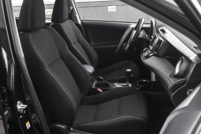 Toyota RAV4 IV (XA40) Рестайлинг с пробегом 2019 года, цена 2 920 000 рублей, 90500 км, внедорожник, Автокод Объявления