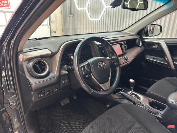Toyota RAV4 IV (XA40) Рестайлинг с пробегом 2017 года, цена 2 447 000 рублей, 133707 км, внедорожник, Автокод Объявления