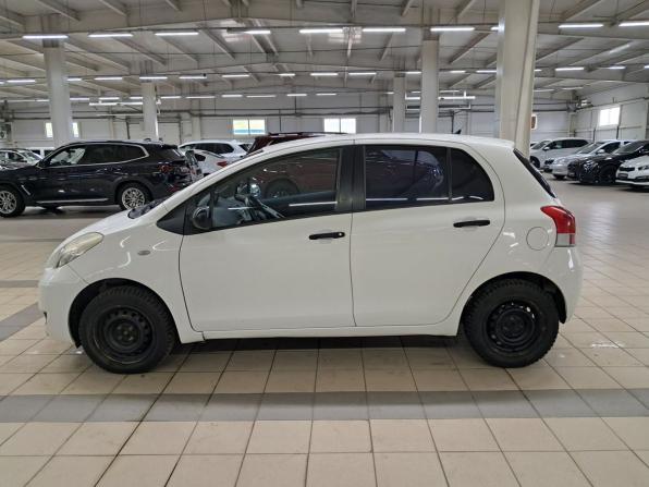 Toyota Yaris II с пробегом 2009 года, цена 375 000 рублей, 179498 км, хэтчбек, Автокод Объявления