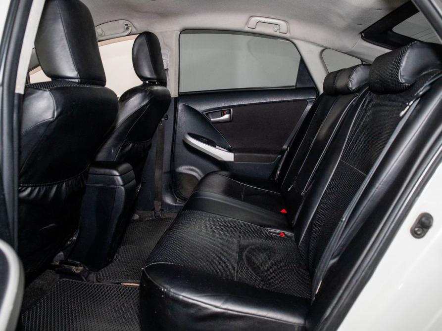 Toyota Prius III Рестайлинг (XW30) Иркутск  - изображение 7