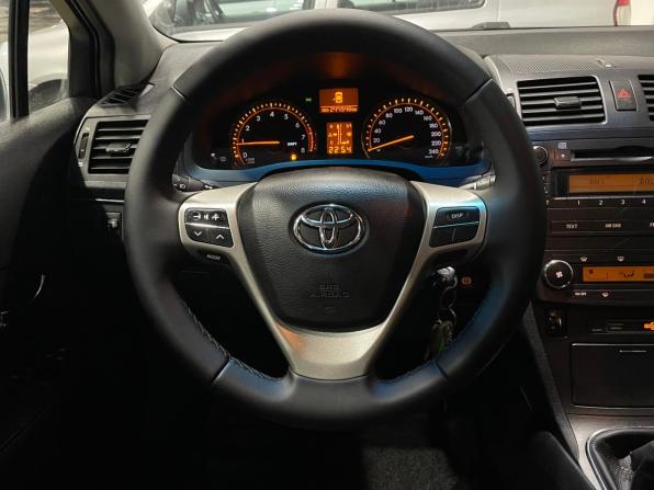 Toyota Avensis III с пробегом 2009 года, цена 920 000 рублей, 247948 км, седан, Автокод Объявления