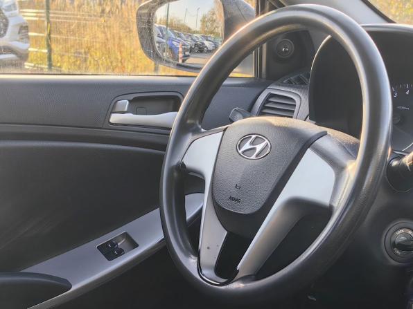 Hyundai Solaris I с пробегом 2013 года, цена 529 000 рублей, 382000 км, седан, Автокод Объявления