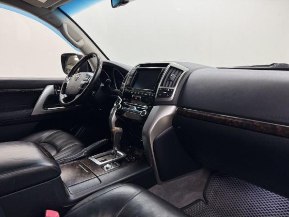 Toyota Land Cruiser 200 Series Рестайлинг 1 с пробегом 2013 года, цена 3 749 000 рублей, 234953 км, внедорожник, Автокод Объявления