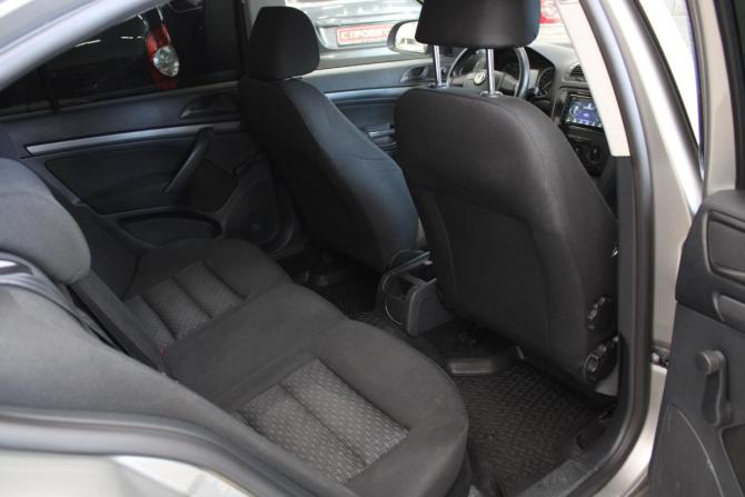 Skoda Octavia II (A5) Рестайлинг с пробегом 2012 года, цена 643 000 рублей, 233795 км, лифтбек, Автокод Объявления