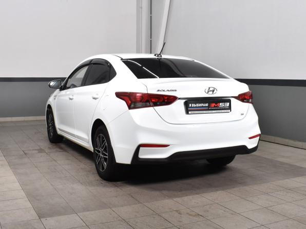 Hyundai Solaris II с пробегом 2018 года, цена 1 399 999 рублей, 52106 км, седан, Автокод Объявления