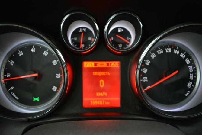 Opel Astra J Рестайлинг с пробегом 2015 года, цена 749 000 рублей, 159000 км, хэтчбек, Автокод Объявления