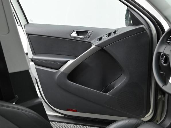 Volkswagen Tiguan I с пробегом 2010 года, цена 899 000 рублей, 138000 км, внедорожник, Автокод Объявления