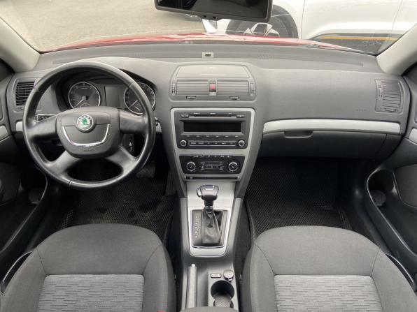 Skoda Octavia II (A5) Рестайлинг с пробегом 2012 года, цена 590 000 рублей, 283700 км, лифтбек, Автокод Объявления