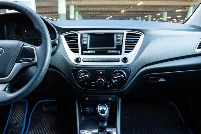 Hyundai Solaris II с пробегом 2019 года, цена 1 429 000 рублей, 123179 км, седан, Автокод Объявления