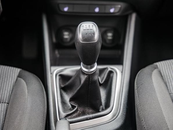 Hyundai Solaris II с пробегом 2017 года, цена 958 000 рублей, 203505 км, седан, Автокод Объявления