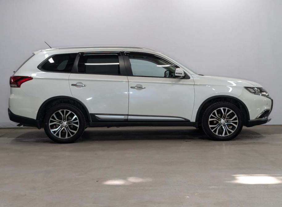 Mitsubishi Outlander III Рестайлинг 2 Санкт-Петербург  - изображение 4
