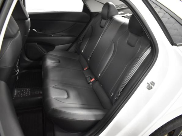 Hyundai Elantra VII (CN7) Рестайлинг с пробегом 2023 года, цена 2 273 300 рублей, 28701 км, седан, Автокод Объявления