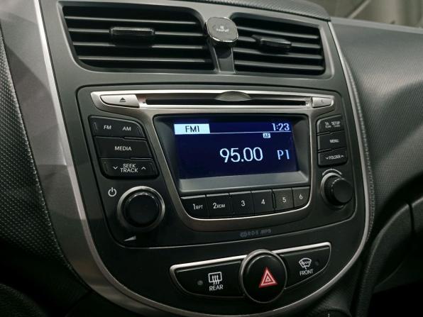 Hyundai Solaris I Рестайлинг с пробегом 2016 года, цена 890 000 рублей, 230512 км, седан, Автокод Объявления