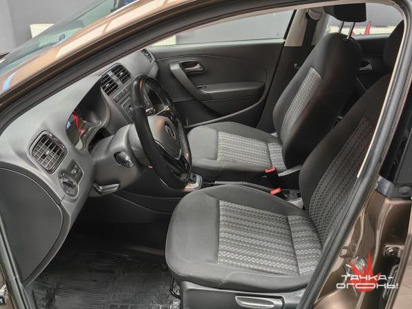 Volkswagen Polo V Рестайлинг с пробегом 2016 года, цена 1 250 000 рублей, 41700 км, седан, Автокод Объявления