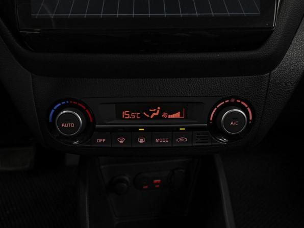 Kia Rio III Рестайлинг с пробегом 2015 года, цена 1 080 000 рублей, 163995 км, хэтчбек, Автокод Объявления