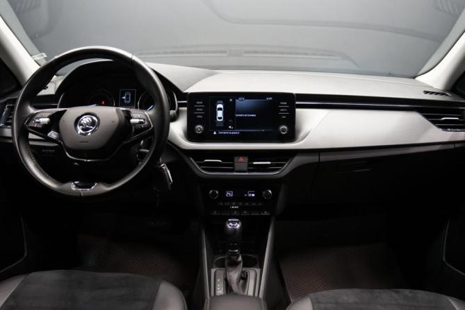 Skoda Rapid II с пробегом 2021 года, цена 1 825 000 рублей, 55300 км, лифтбек, Автокод Объявления