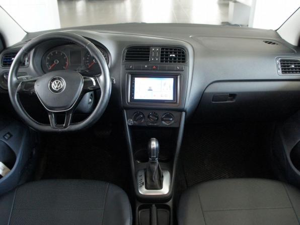Volkswagen Polo V Рестайлинг с пробегом 2017 года, цена 1 049 000 рублей, 78000 км, седан, Автокод Объявления